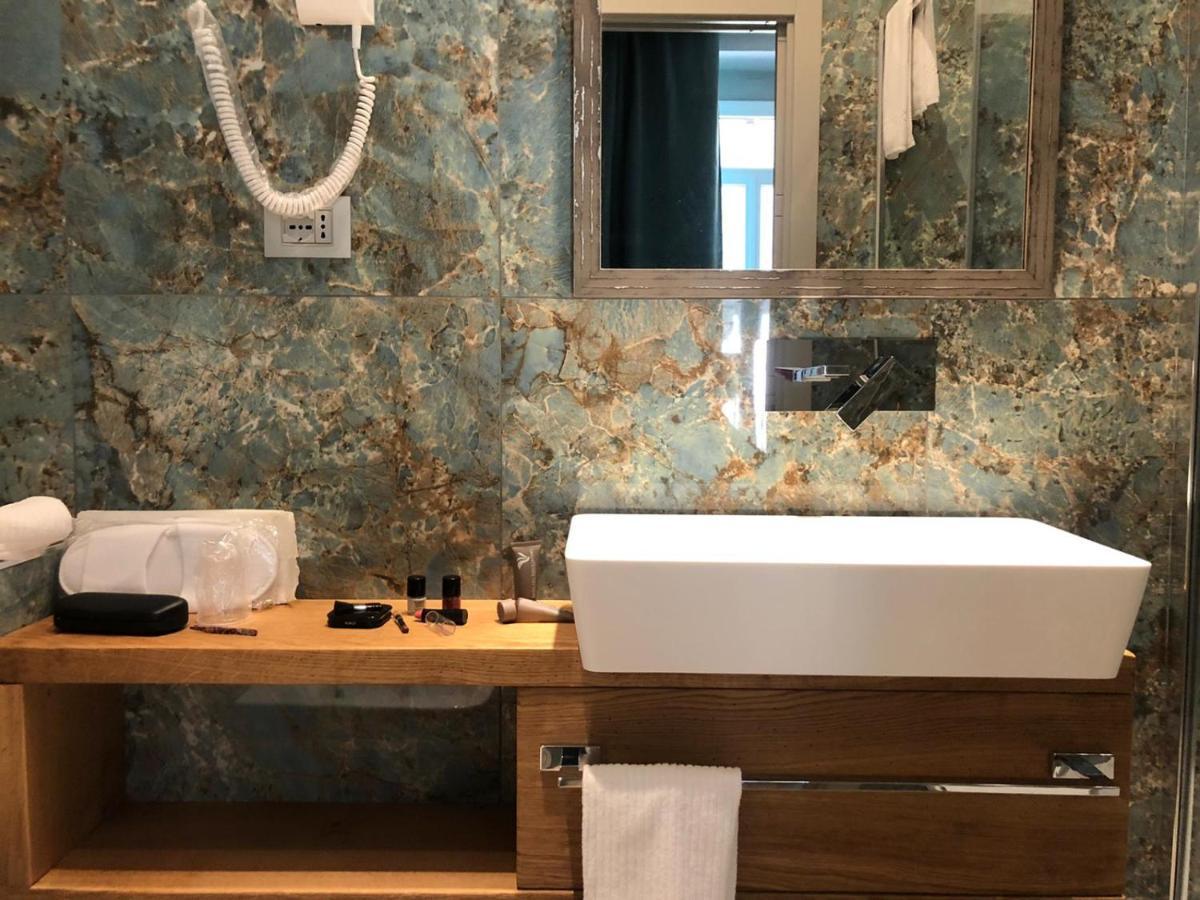 La Linea D'Acqua Hotel Специя Екстериор снимка