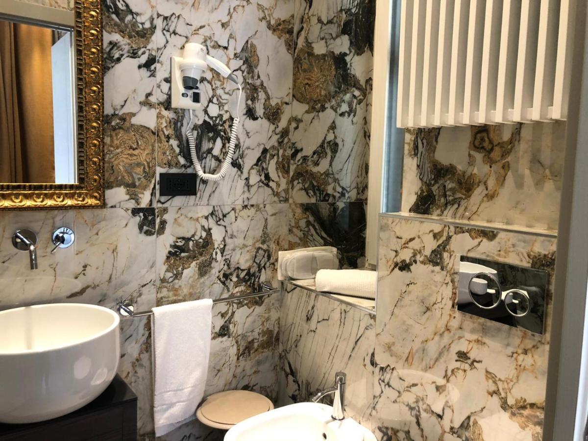 La Linea D'Acqua Hotel Специя Екстериор снимка
